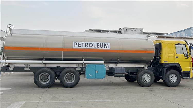 20000 Liters Howo 371 Petrol Tanker Truck for Sale In Nigeria