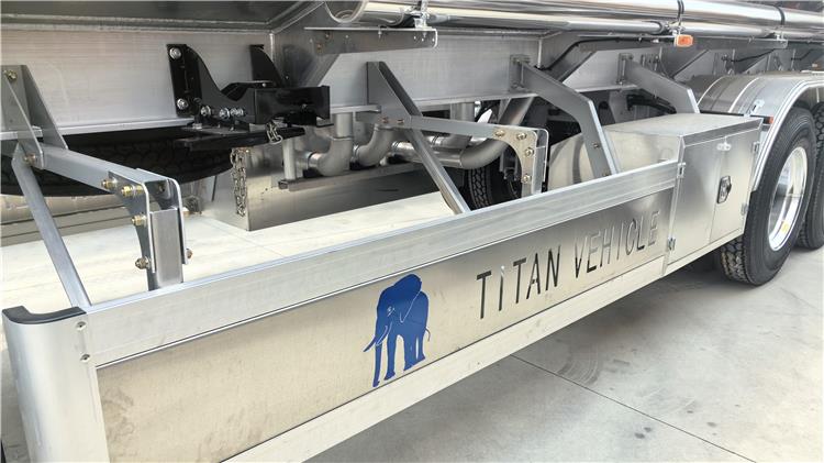 2 Axle Aluminum Fuel Tanker Trailer for Sale In Nigeria