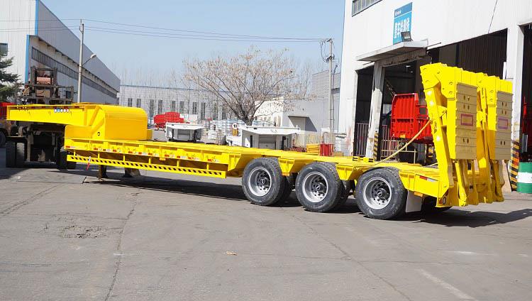 Used Tri Axle Low Loader Truck Trailer for Sale in Ghana Accra