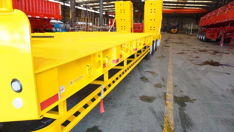 Used Tri Axle Low Loader Truck Trailer for Sale in Ghana Accra