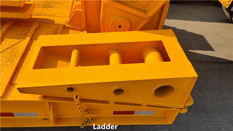 Tri Axle Removable Gooseneck Trailer for Sale In Nigeria