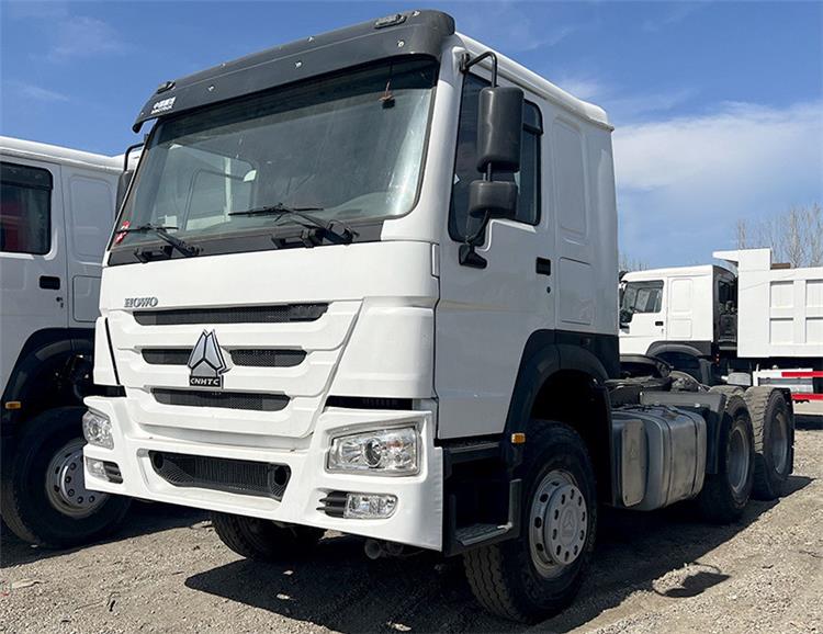 Used Sinotruk Howo 6x4 375HP Left for Sale in Abuja