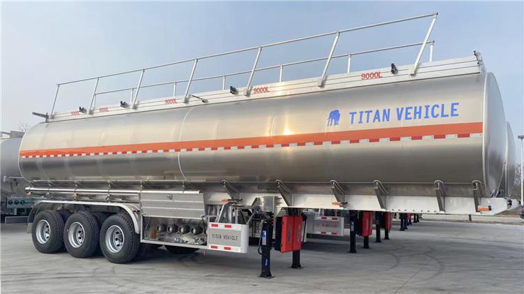 3 Axle Aluminum Fuel Tanker Trailer for Sale In Lagos, Nigeria