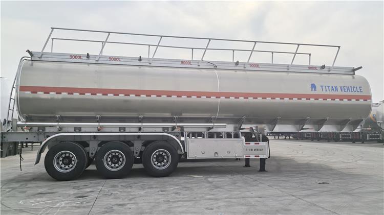 3 Axle Aluminum Fuel Tanker Trailer for Sale In Lagos, Nigeria