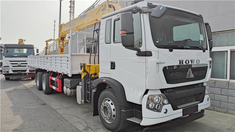 Howo 12 Ton Crane Truck for Sale In Nigeria Lagos