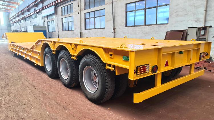 3 Axle Folding Neck Lowboy for Sale in Nigeria