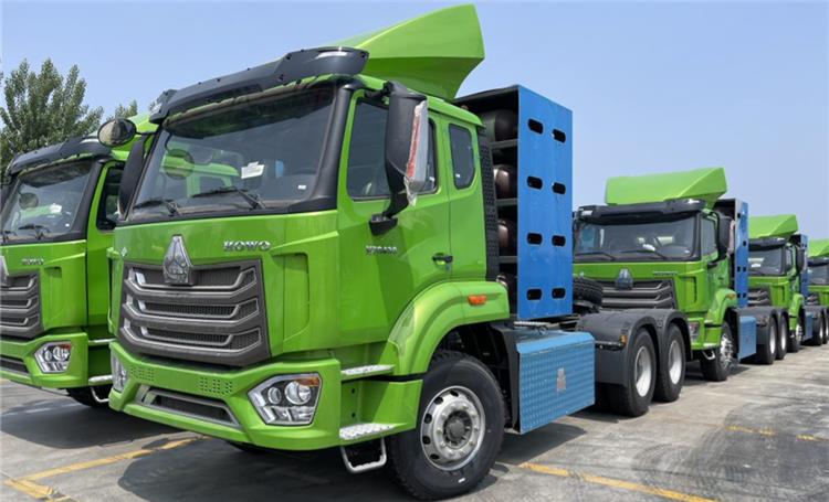 Howo NX 6x4 2160L CNG Tractor Truck for Sale In Nigeria