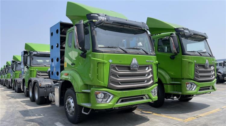 Howo NX 6x4 2160L CNG Tractor Truck for Sale In Nigeria